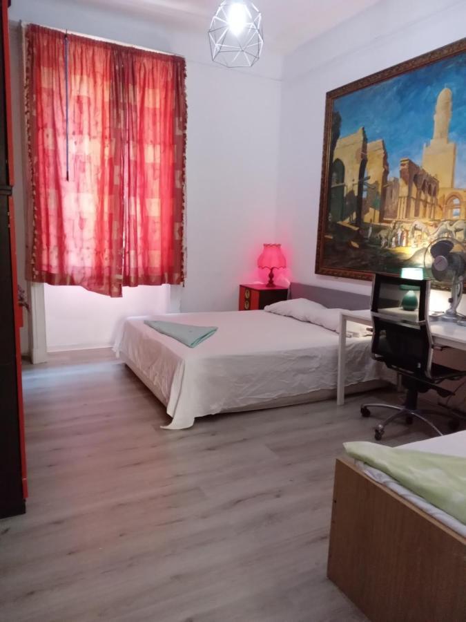 A Room In A Beautiful Apartment In The City Center 밀라노 외부 사진