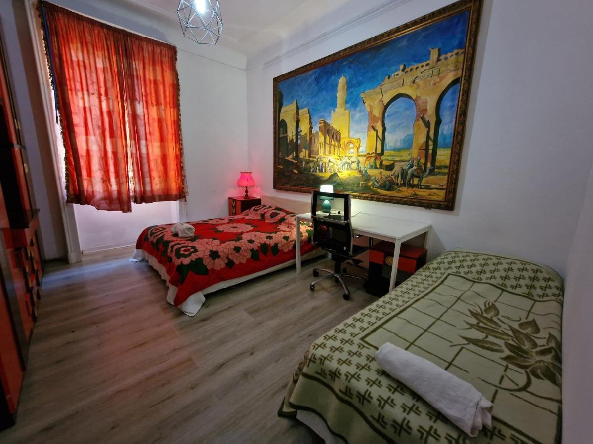 A Room In A Beautiful Apartment In The City Center 밀라노 외부 사진